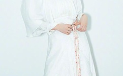 老师迈开腿让尝尝草莓作文